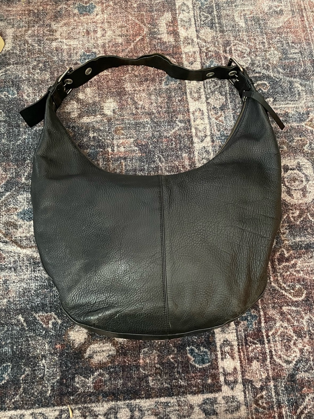 🐾Vintage crescent leather bag🐾